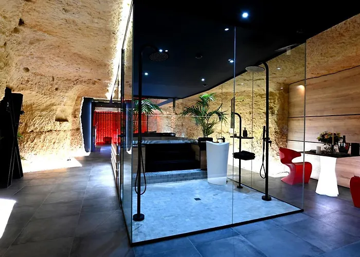 Omira - Nuits D'exception & * Tours